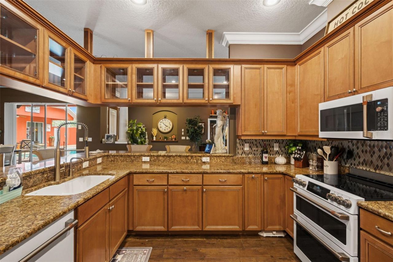 11296 Warm Wind Way, Weeki Wachee, FL 34613 Photo