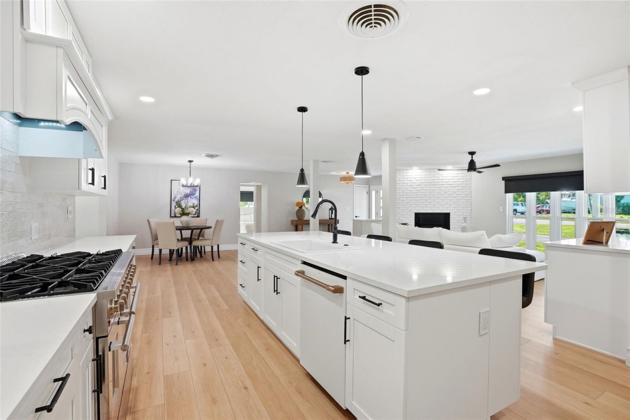 521 51st Avenue S, Saint Petersburg, FL 33705 Photo