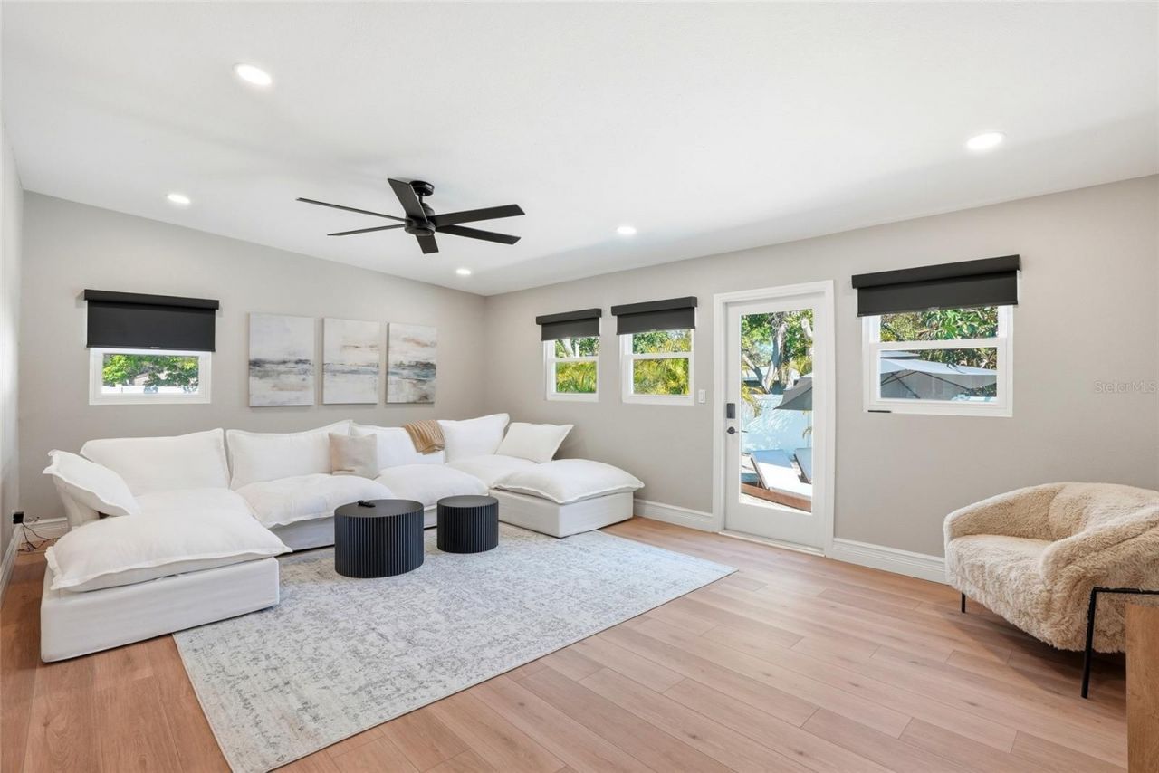 521 51st Avenue S, Saint Petersburg, FL 33705 Photo