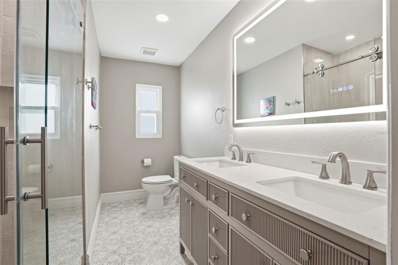 521 51st Avenue S, Saint Petersburg, FL 33705 Photo