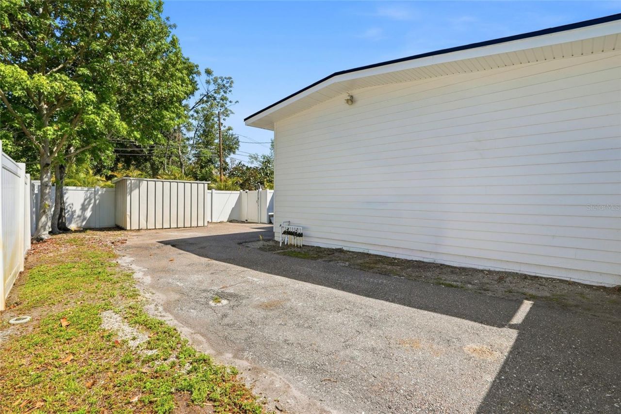 521 51st Avenue S, Saint Petersburg, FL 33705 Photo