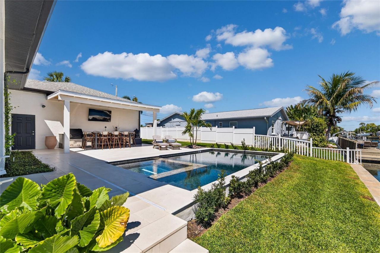 4091 13th Way Ne, Saint Petersburg, FL 33703 Photo