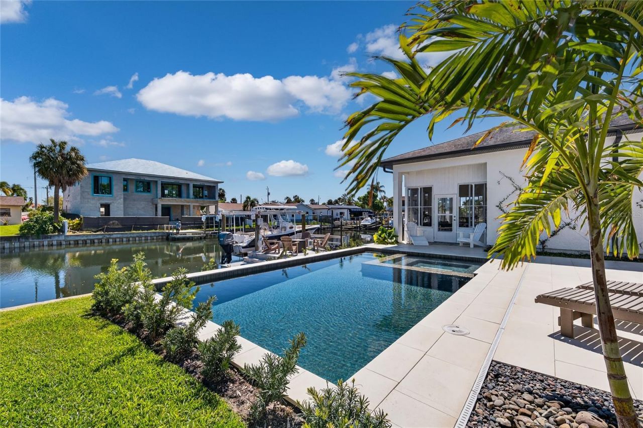 4091 13th Way Ne, Saint Petersburg, FL 33703 Photo