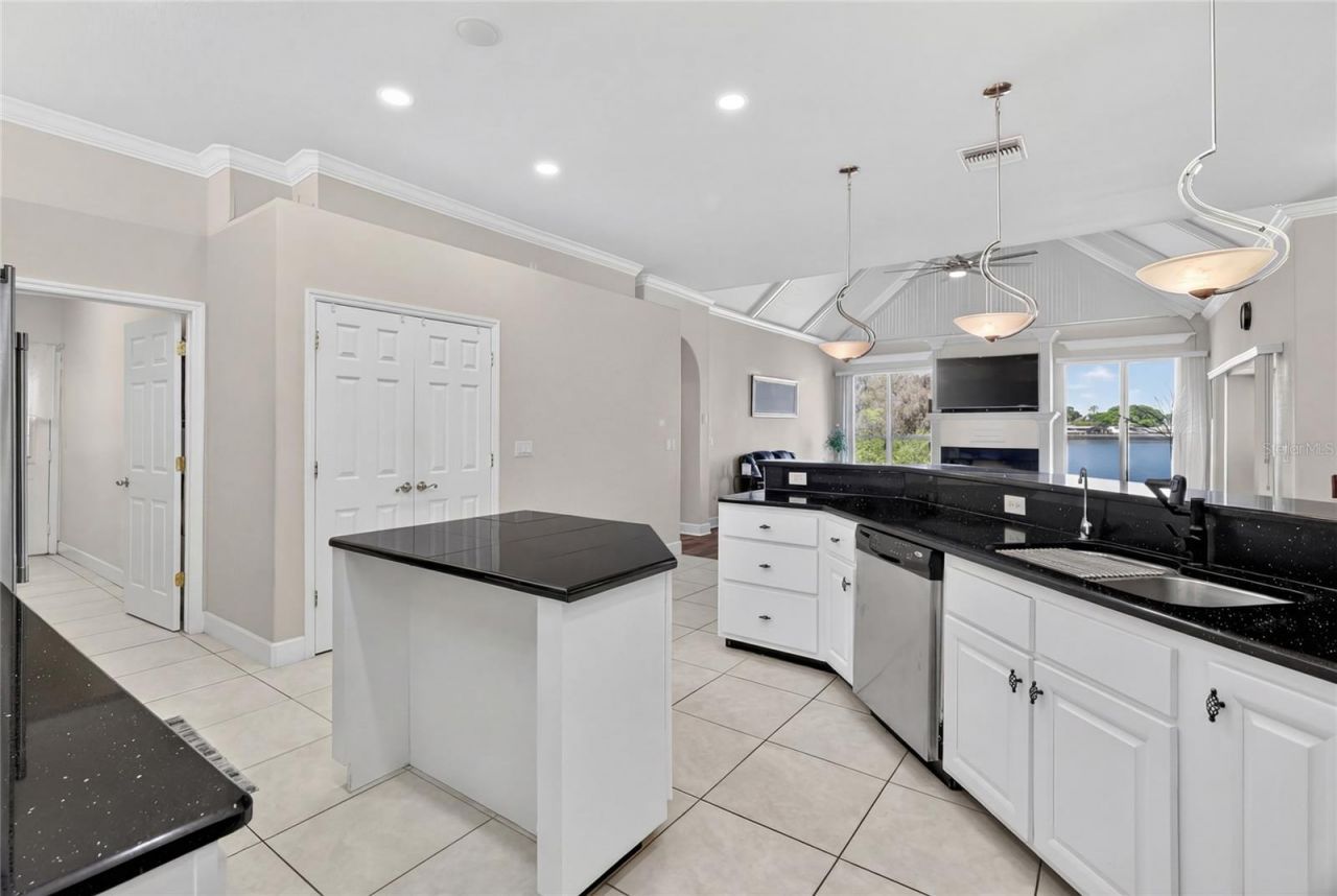 1028 S Lake Mariam Drive, Winter Haven, FL 33884 Photo
