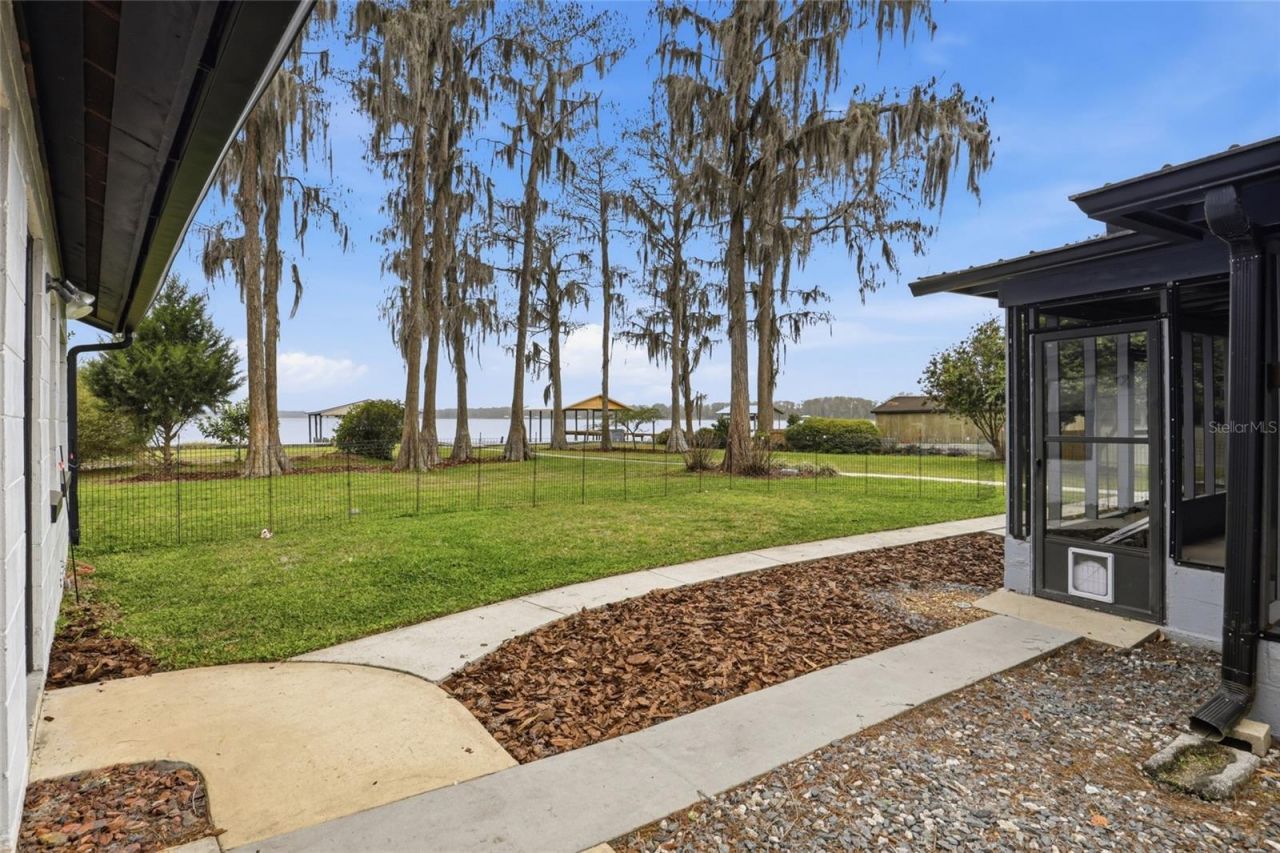 8096 SW County Road 18 , Hampton, FL 32044 Photo