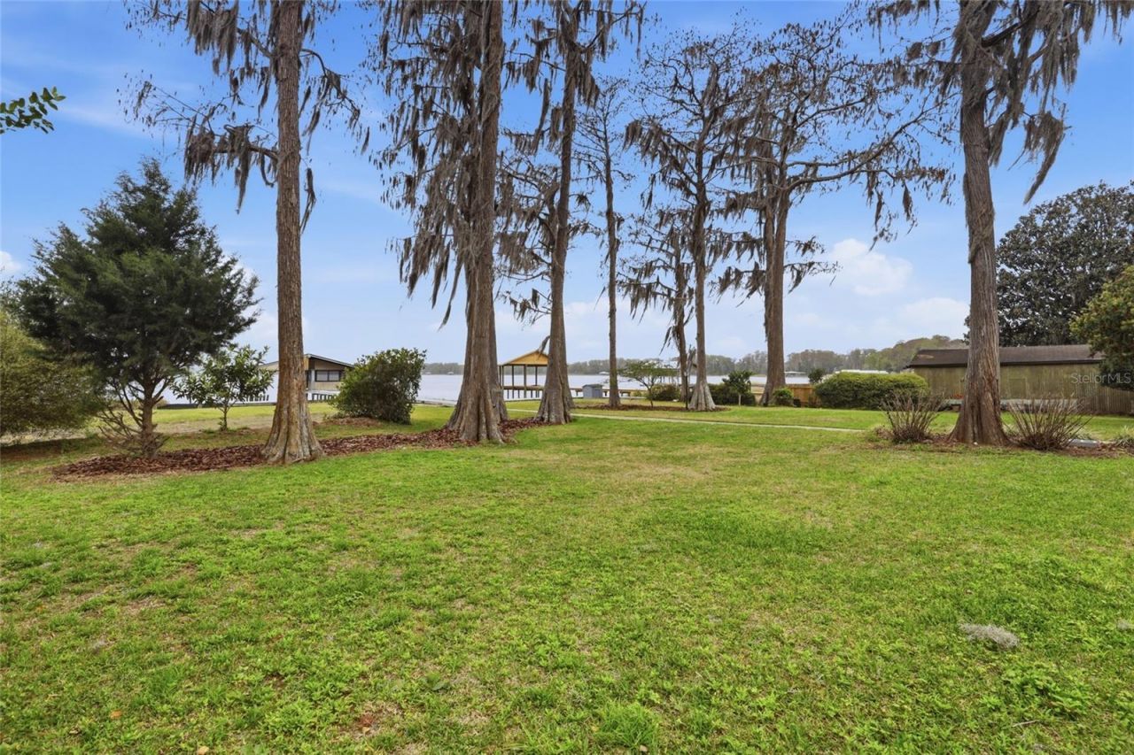 8096 SW County Road 18 , Hampton, FL 32044 Photo