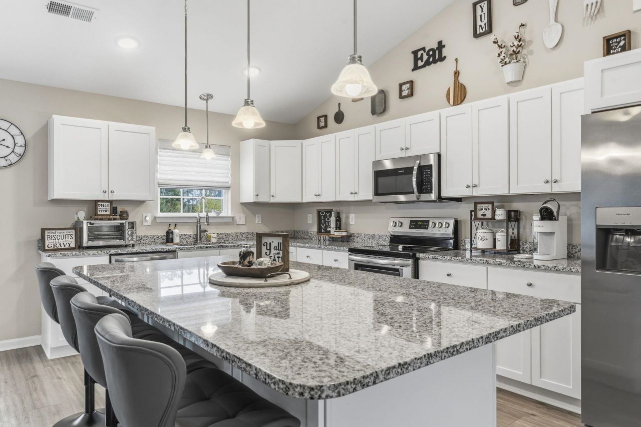 5044 Huckleberry Ln. Photo 10