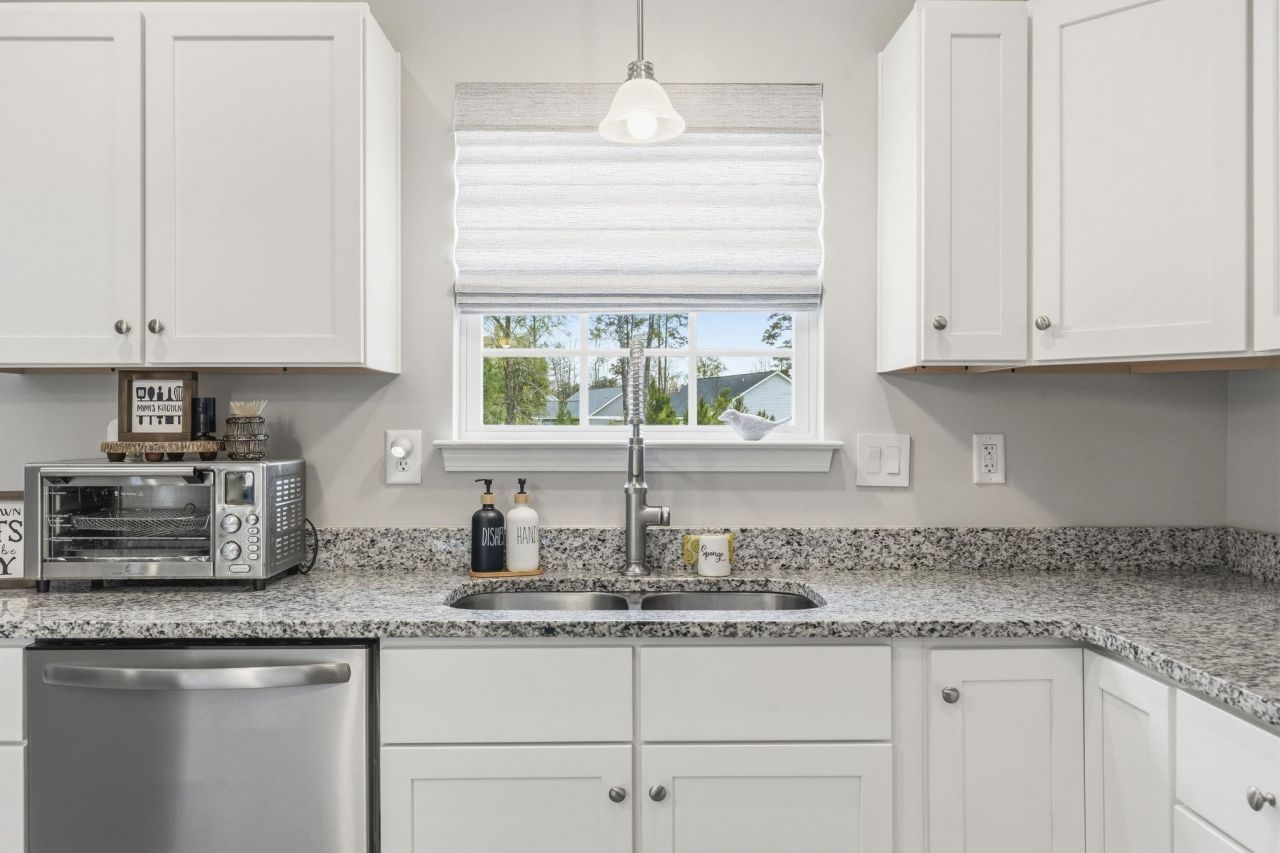 5044 Huckleberry Ln. Photo 12