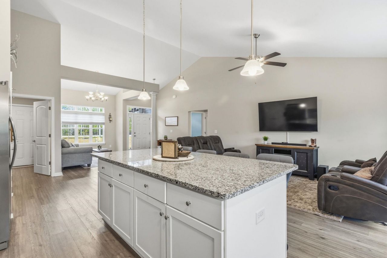 5044 Huckleberry Ln. Photo 13