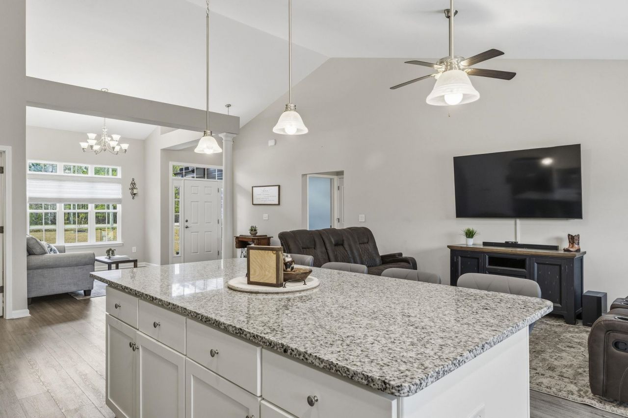 5044 Huckleberry Ln. Photo 14