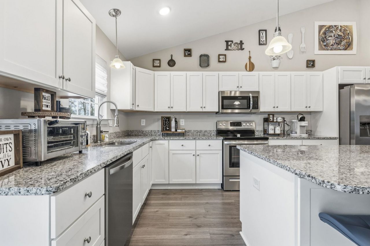 5044 Huckleberry Ln. Photo 15