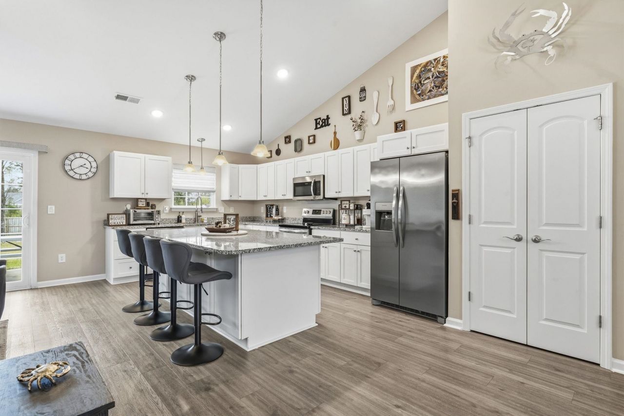 5044 Huckleberry Ln. Photo 6