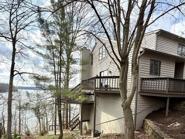 2072 E Waters Edge Drive, Unit 15, Bloomington, IN 47401