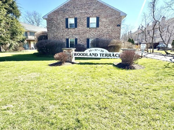 39 Woodway, Unit C5, Stamford, CT 06907