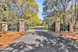 4173 Gnarled Oaks Lane photo 4