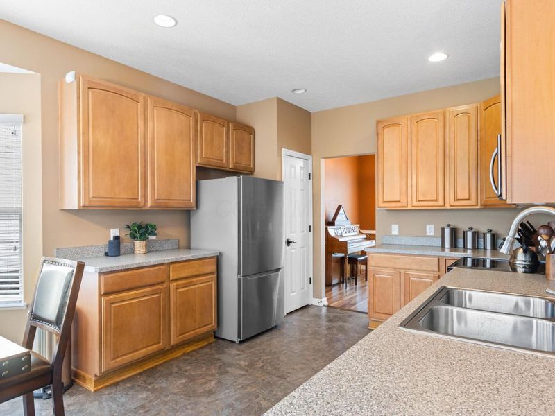 5016 Shoreside Drive, Grove City, OH 43123 Photo 11