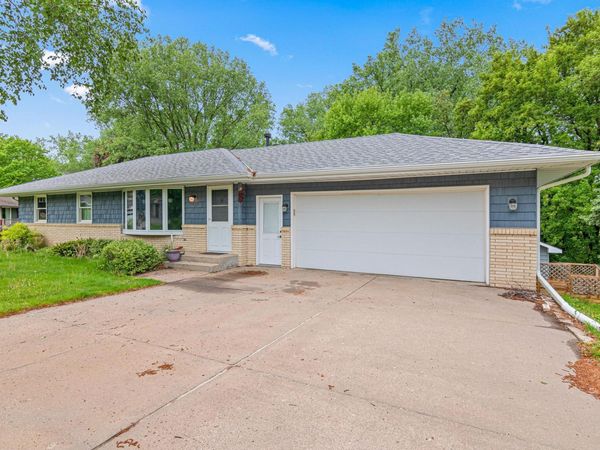 479 Centennial Drive, Roseville, MN 55113