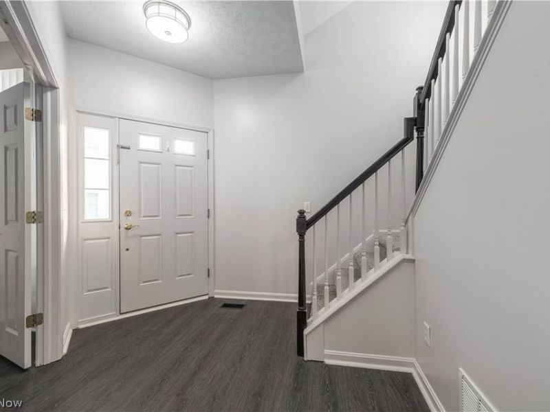 33136 Fairport Drive, Avon Lake, OH 44012 Photo 5