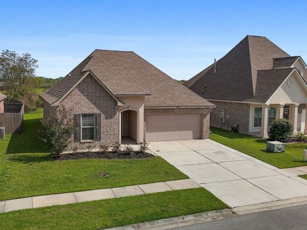 41294 Hackett Canal Dr, Gonzales, LA 70737