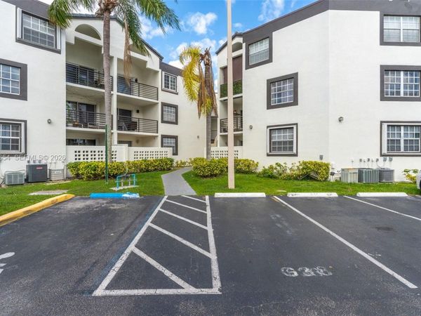 9735 Fontainebleau Blvd, Unit G103, Miami, FL 33172