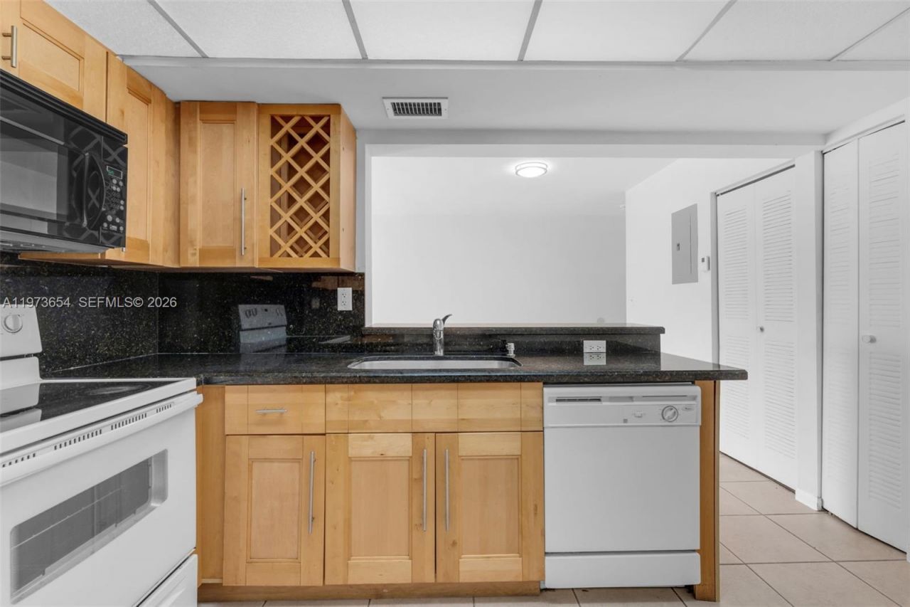 9735 Fontainebleau Blvd, Unit G103, Miami, FL 33172 Photo