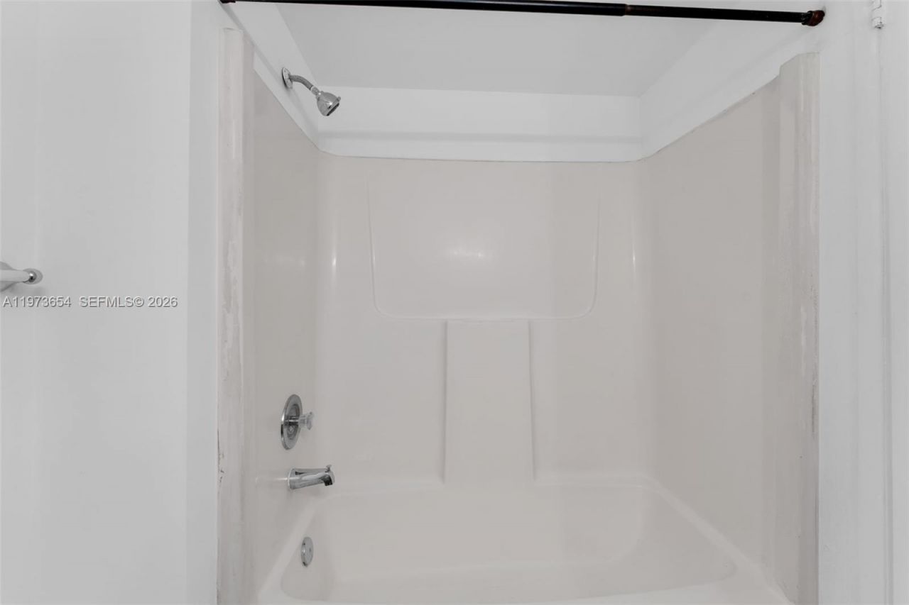 9735 Fontainebleau Blvd, Unit G103, Miami, FL 33172 Photo