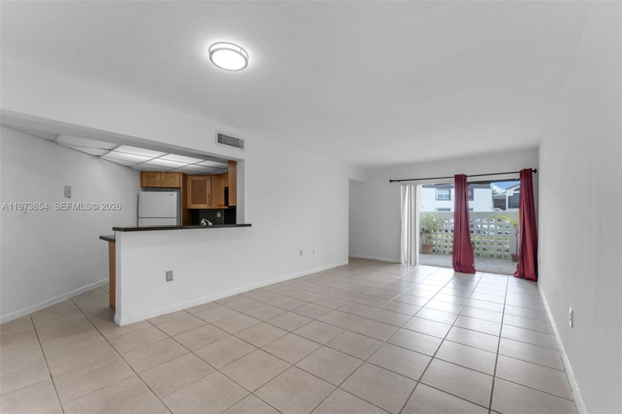 9735 Fontainebleau Blvd, Unit G103, Miami, FL 33172 Photo