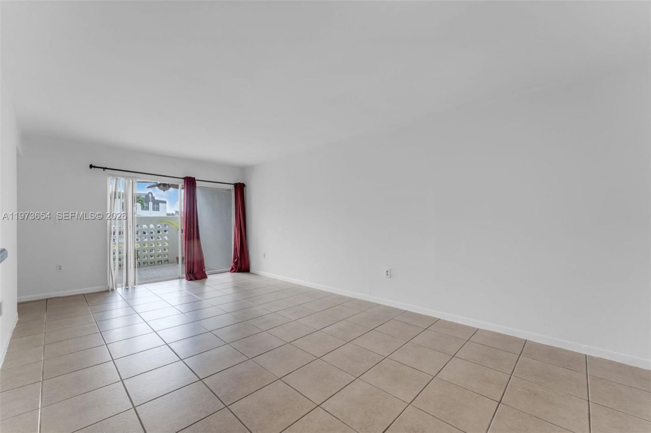 9735 Fontainebleau Blvd, Unit G103, Miami, FL 33172 Photo