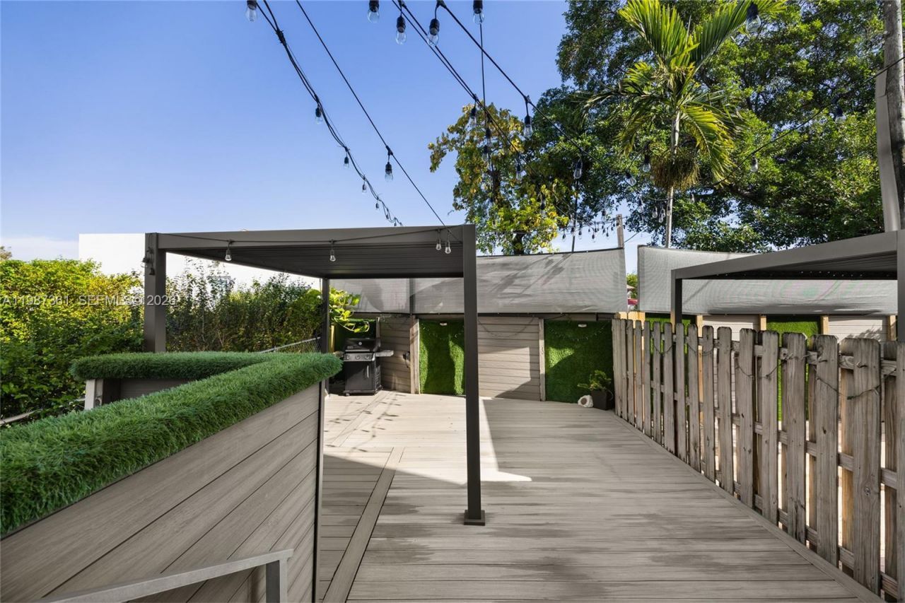 3655 SW 25th St , Unit 3655, Miami, FL 33133 Photo