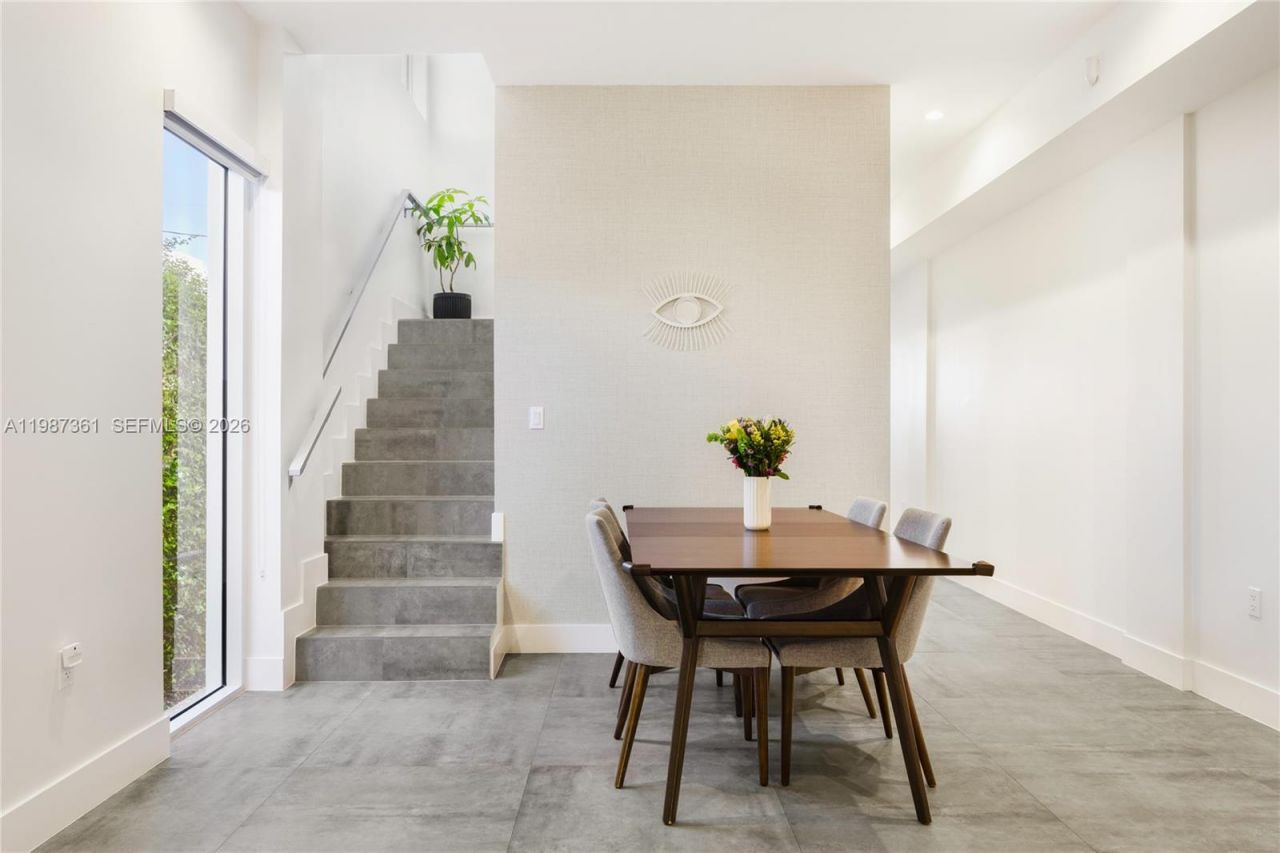 3655 SW 25th St , Unit 3655, Miami, FL 33133 Photo