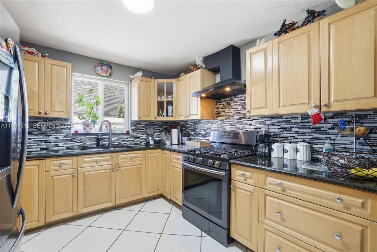 3140 NW 97th St , Miami, FL 33147 Photo