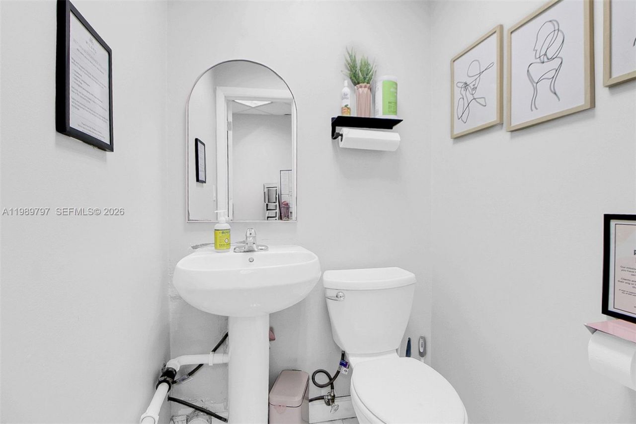 3365 Sheridan St, Hollywood, FL 33021 Photo