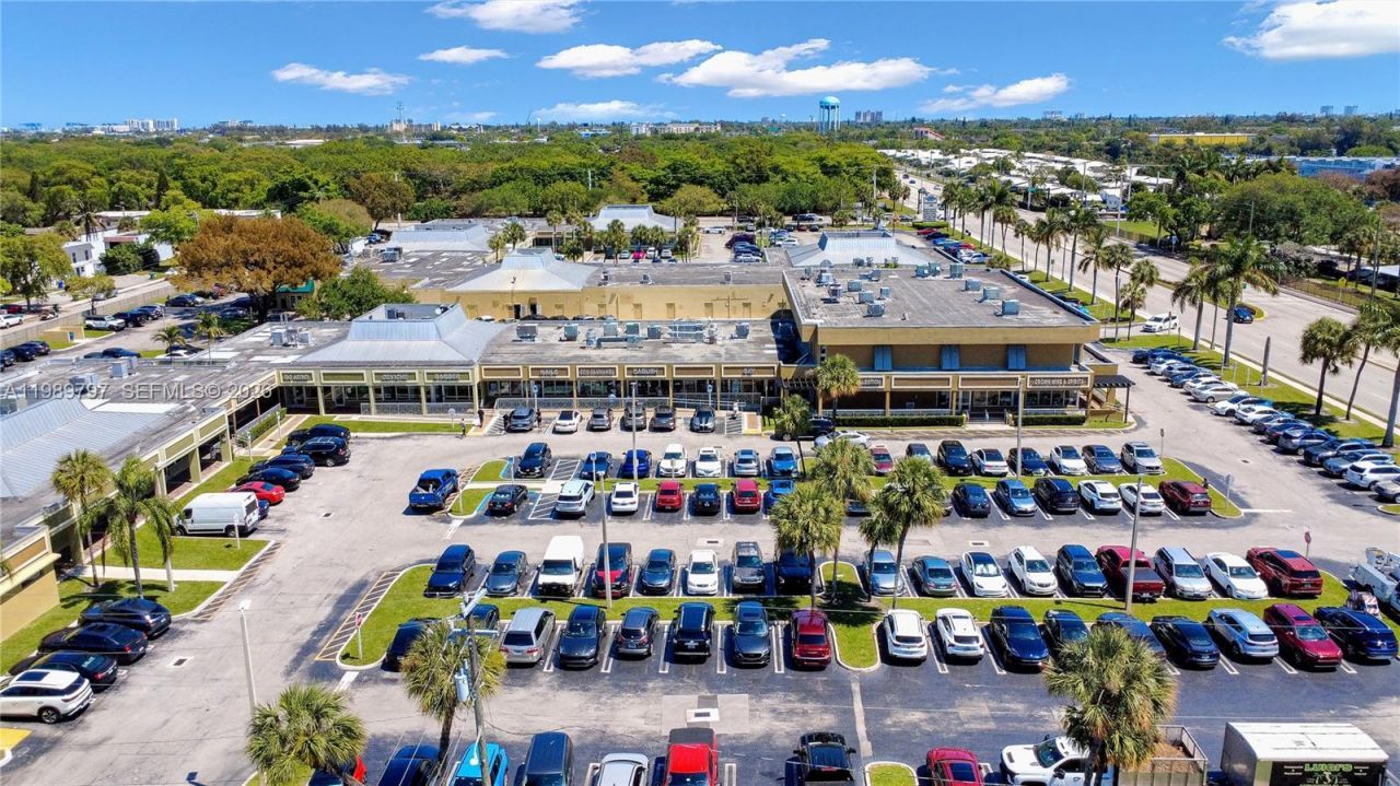 3365 Sheridan St, Hollywood, FL 33021 Photo