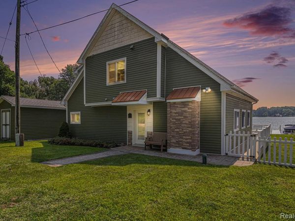 3174 Nisbet Road, Hamburg Twp, MI 48169