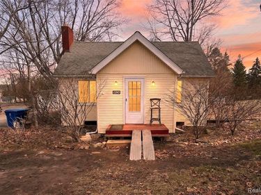 13343 N Fenton Road, Fenton Twp, MI 48430