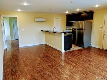 89 E EDSEL FORD FWY, Detroit, MI 48202