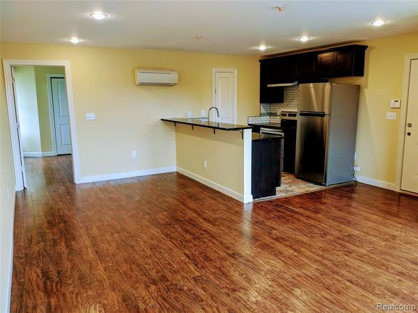 89 E EDSEL FORD FWY, Detroit, MI 48202