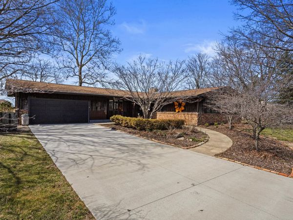 3301 S Prospect Avenue, Champaign, IL 61822