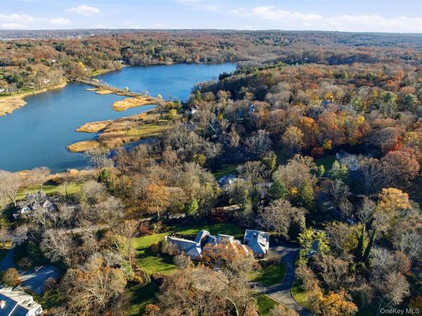 159 Factory Pond Road , Mill Neck, NY 11560