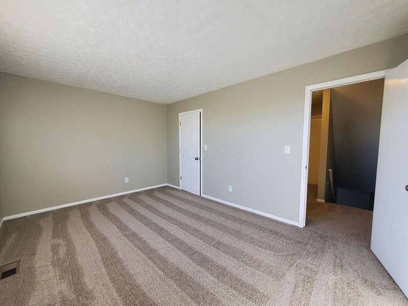 2047 Bridlewood Boulevard, Unit 2049, Columbus, OH 43207 Photo 12