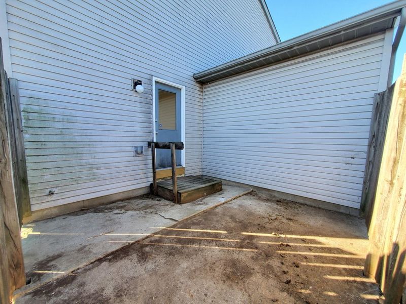 2047 Bridlewood Boulevard, Unit 2049, Columbus, OH 43207 Photo 15