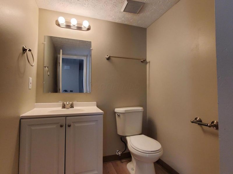 2047 Bridlewood Boulevard, Unit 2049, Columbus, OH 43207 Photo 5