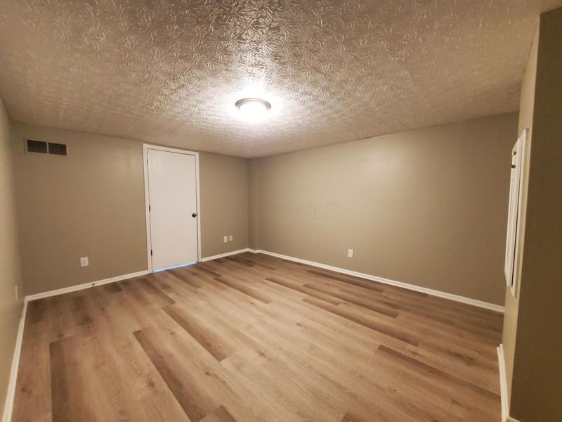 2047 Bridlewood Boulevard, Unit 2049, Columbus, OH 43207 Photo 8