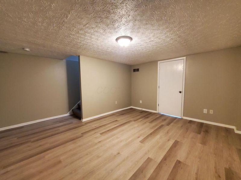 2047 Bridlewood Boulevard, Unit 2049, Columbus, OH 43207 Photo 9