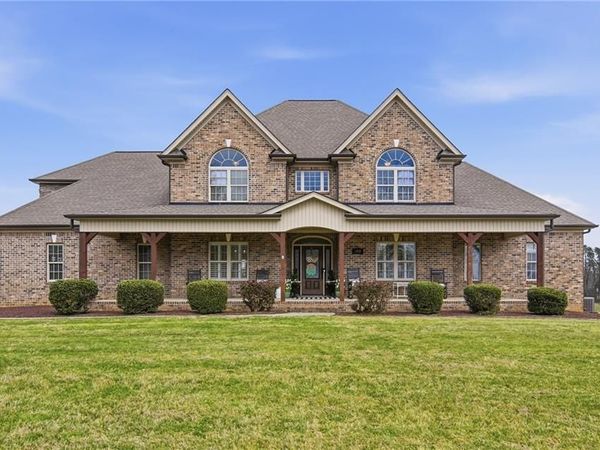 203 Bobcat Road , Summerfield, NC 27358