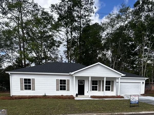 307 Mclean Street, Claxton, GA 30417