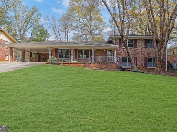 2476 Burnt Leaf Lane, Decatur, GA 30033