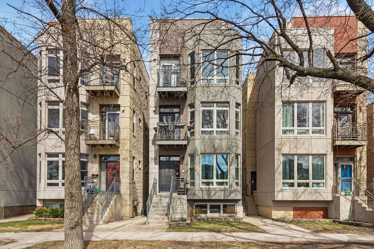 3850 W Wrightwood Avenue, Unit 1, Chicago, IL 60647 Main Photo