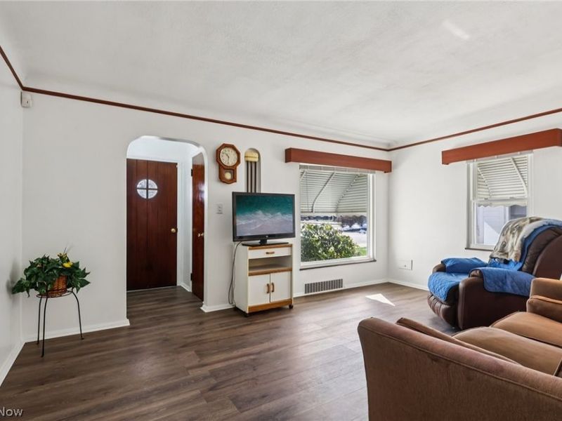 4252 Ridgeview Road, Cleveland, OH 44144 Photo 3