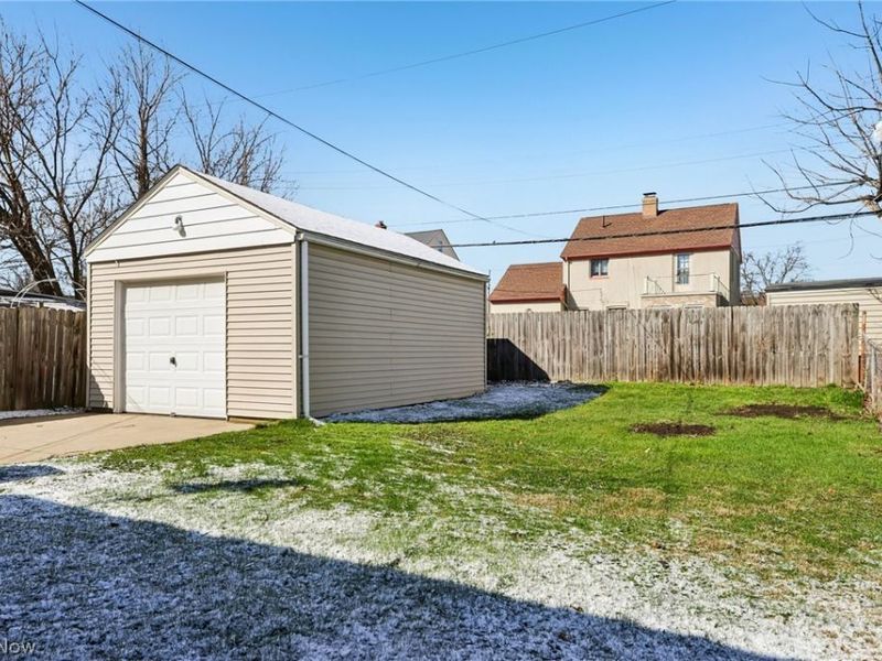 4252 Ridgeview Road, Cleveland, OH 44144 Photo 32